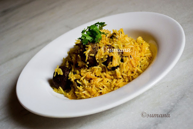 Pulao with kofta made from banana flower, whole meal